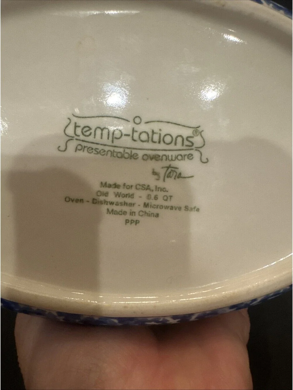 Temp-tations By Tara Old World Blue Pair Of Dishes with Wire Holder .5 & .6 Qts